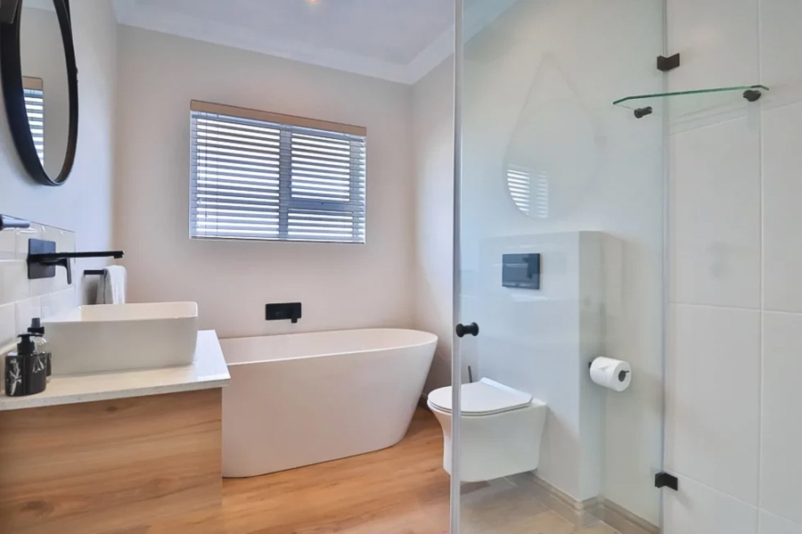 2 Bedroom Property for Sale in Fraaiuitsig Western Cape
